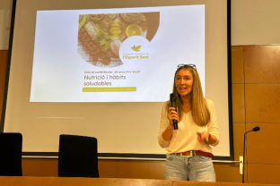 La enfermera Rosario Cabello en la charla de hábitos saludables