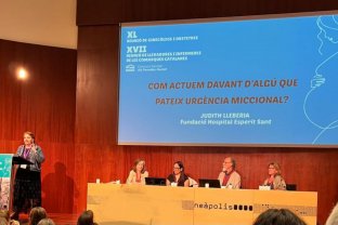 El Dr.Germán González presentant un treball sobre la consulta de sexologia