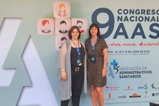 Antonia Peiró Alcalá y M. Jesús Vallès Fernández en el Congreso de la Asociación de Administrativos Sanitarios