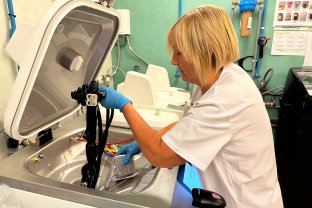 Una TCAE del servicio de endoscopias