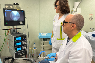 El equipo de Consultas Externas que utiliza el equipo de histeroscopia