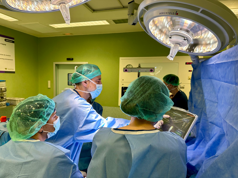 La FHES incorpora la cirurgia robòtica en les intervencions de pròtesi de genoll